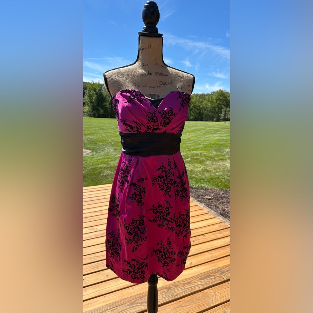 Trixxi Magenta and Black Floral Strapless Cocktail Dress Juniors size 13